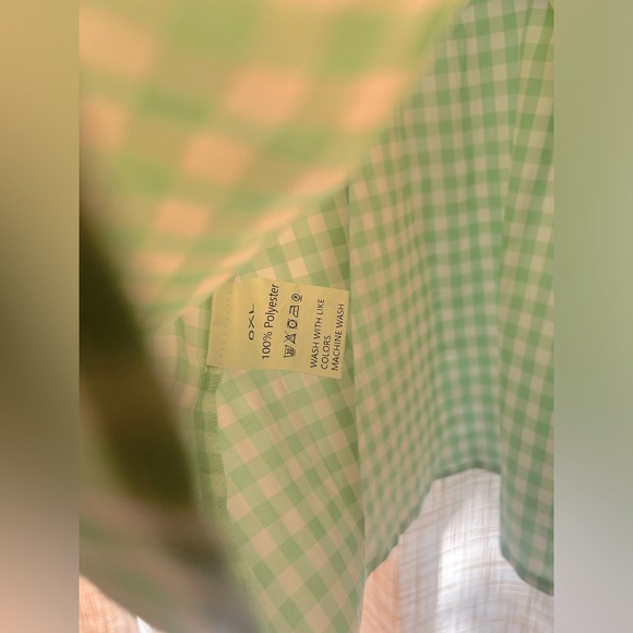 Checkered Green and White Tank Top with Bow. Stretchy material. - Picture 7 of 11